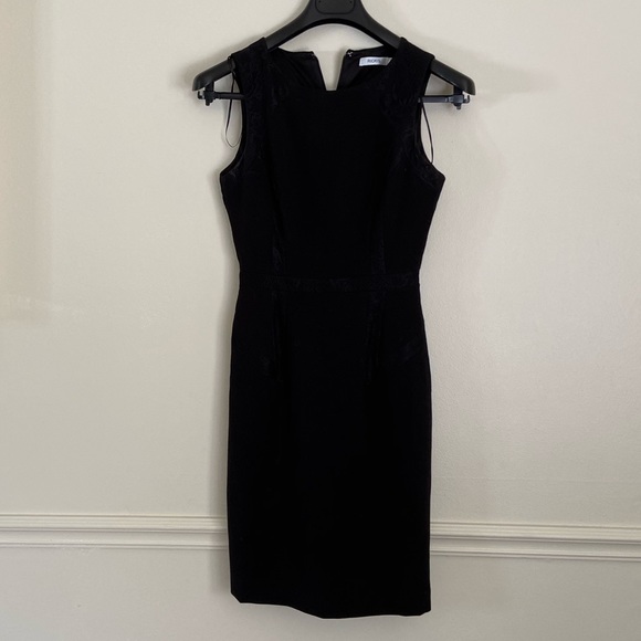 🌵4/$20 🇨🇦 Black Fitted Dress with Lace Detail - Picture 2 of 6